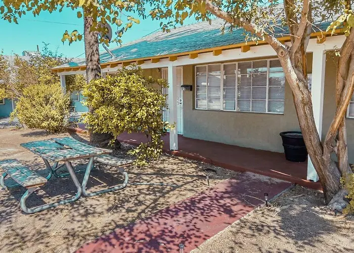 *Free Parking Near Strip Cozy 2Br Home Side: A